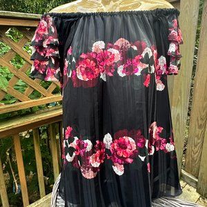 Flowy Black floral Off or On the Shoulder top